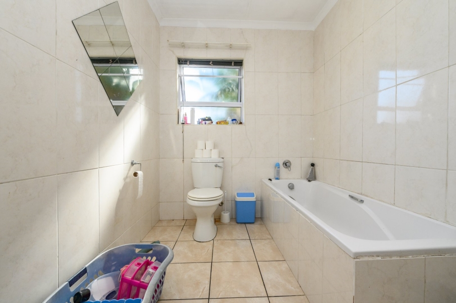 4 Bedroom Property for Sale in Charlo Eastern Cape